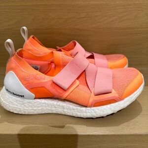 Stella McCartney sneaker size 7